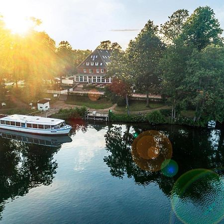 Lake House プレーン エクステリア 写真