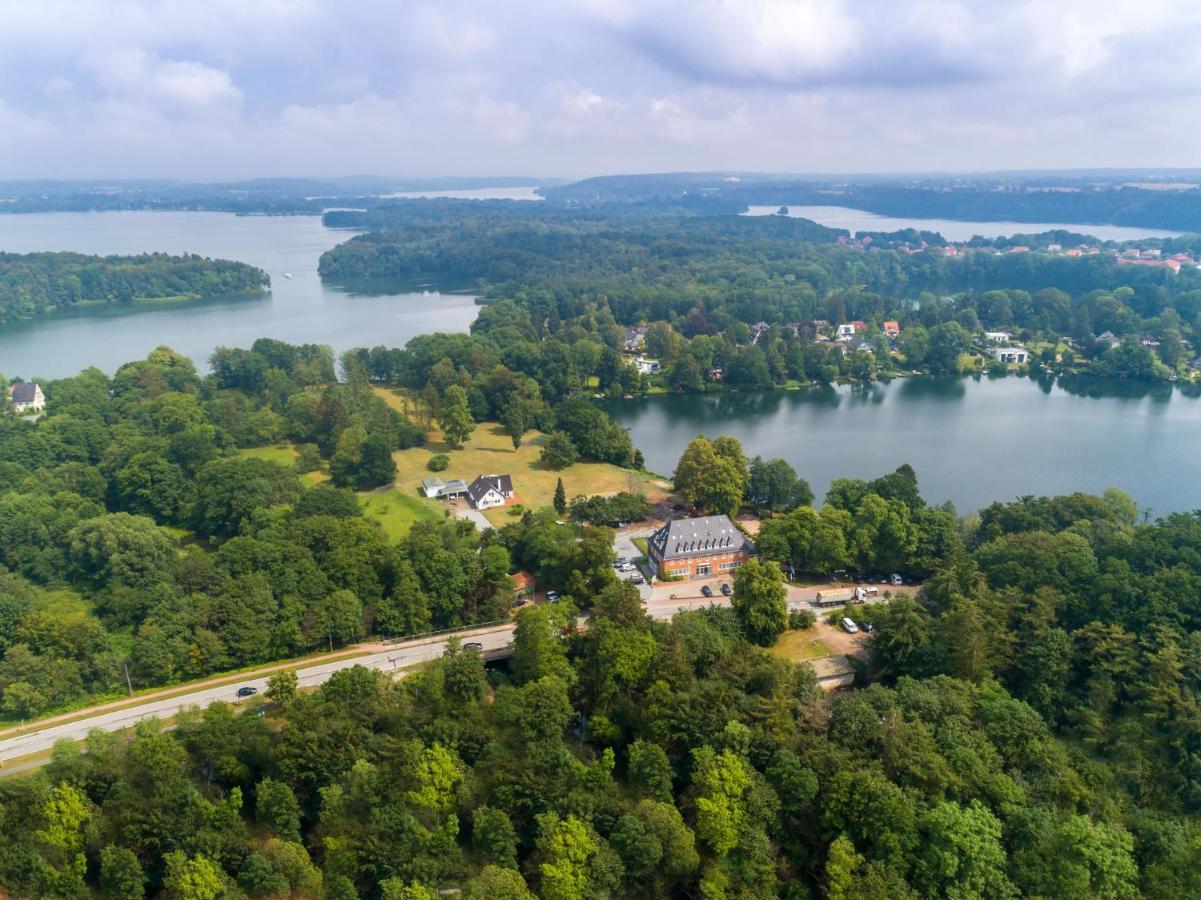Lake House プレーン エクステリア 写真